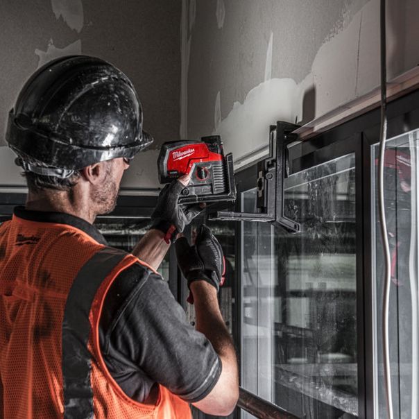 MILWAUKEE Aku. zeleni 3D laser 30m 12V - M12CLLP-301C - 4933478100