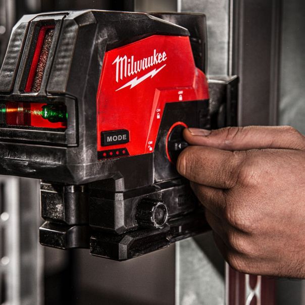 MILWAUKEE Aku. zeleni 3D laser 30m 12V - M12CLLP-301C - 4933478100