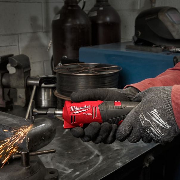 MILWAUKEE Aku. čeona brusilica 12V 2x2Ah – M12FDGS-422B - 4933471436