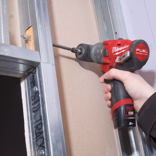 MILWAUKEE Aku. bušilica - odvijač 12V 2x2Ah set 6/1 - M12FPDXKIT-202X - 4933464138