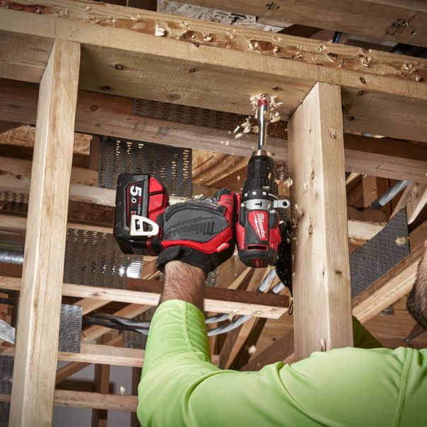 MILWAUKEE Aku. vibraciona bušilica-odvijač 18V 2x5Ah - M18BLPD2-502X - 4933464517