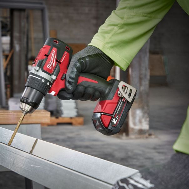 MILWAUKEE Aku. bušilica-odvijač 18V 2x2Ah - M18CBLDD-202C - 4933464317