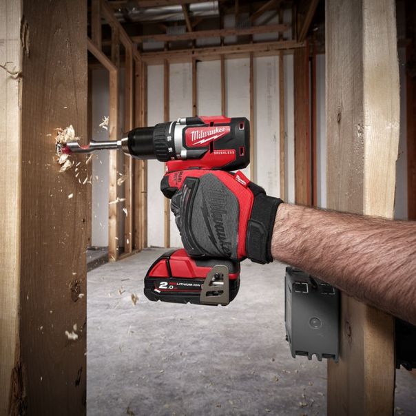 MILWAUKEE Aku. bušilica-odvijač 18V 2x2Ah - M18CBLDD-202C - 4933464317