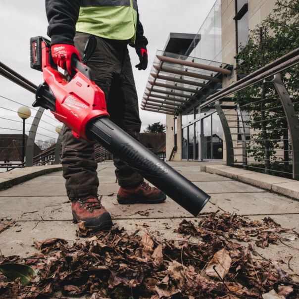 MILWAUKEE Akumulatorski duvač 18V - M18FBL-0, SOLO (bez baterije i punjača) - 4933459825