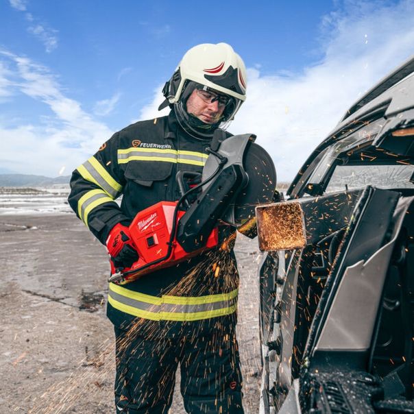 MILWAUKEE Aku. dijamantski rezač 230mm 18V 12Ah - M18FCOS230-121 - 4933471697