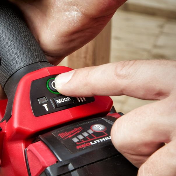 MILWAUKEE Aku. pištolj za eksere 18V 2x5Ah - M18FFN-502C - 4933471404