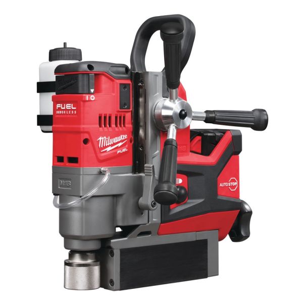 MILWAUKEE Aku. magnetna bušilica sa permanentnim magnetom 18V 2x5Ah - M18FMDP-502C - 4933451012