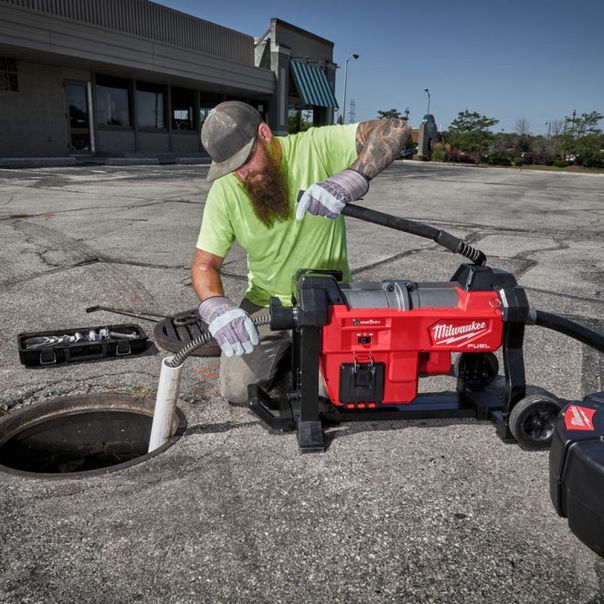 MILWAUKEE Akumulatorski čistač cevi 18V 12Ah - M18FSSM-121 - 4933471410