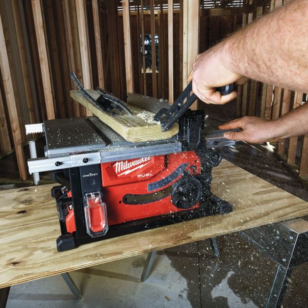 MILWAUKEE Aku. stoni cirkular 210mm 18V 12Ah - M18FTS210-121B - 4933464225