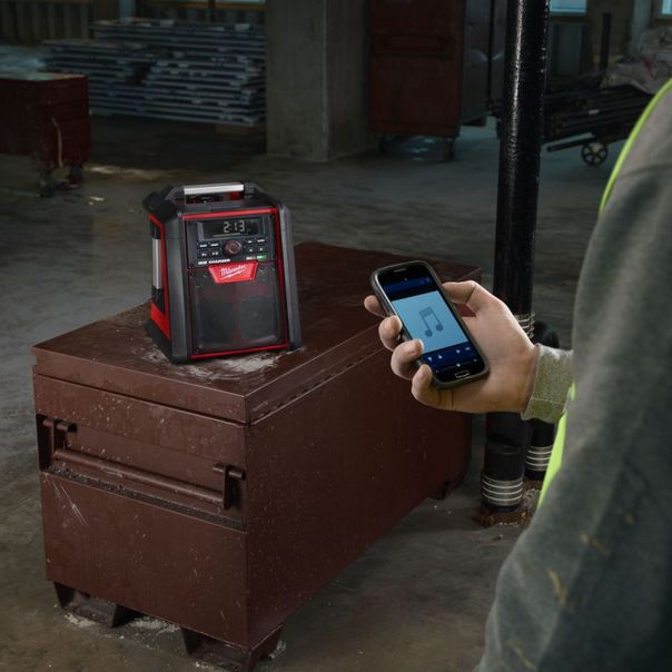 MILWAUKEE Radio-Punjač 18V/230V - M18RC-0 - 4933446639