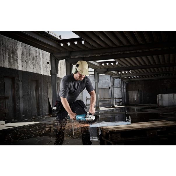 MAKITA Ugaona brusilica velika; 2200W; 230mm (GA9020) - GA9020