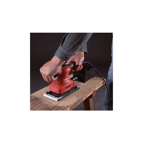 MAKITA Vibraciona brusilica M9203 - M9203