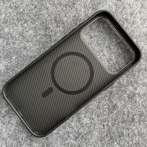 Maska za iPhone 17 Pro Carbon Wave crna - 621457