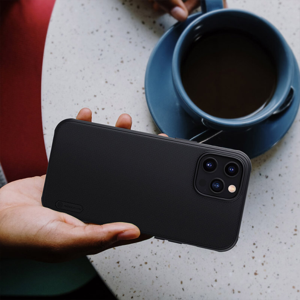 Maska za iPhone 12 Pro Max Nillkin Super Frosted Shield Pro crna - 604349