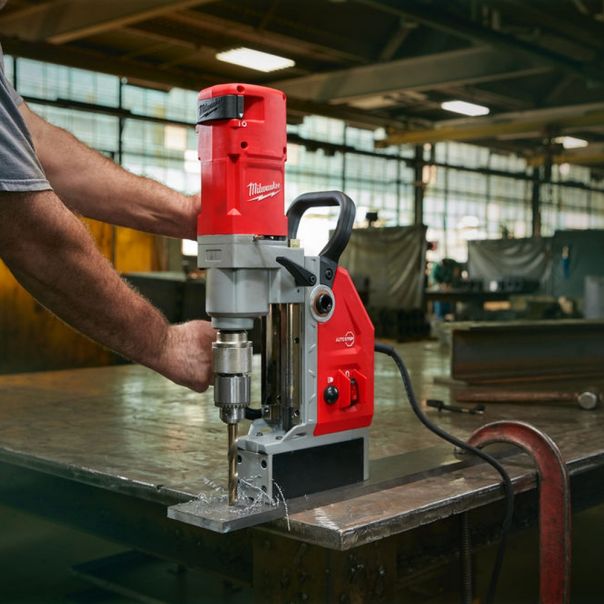 MILWAUKEE Elektromagnetna bušilica 41mm - MDE41 - 4933451015