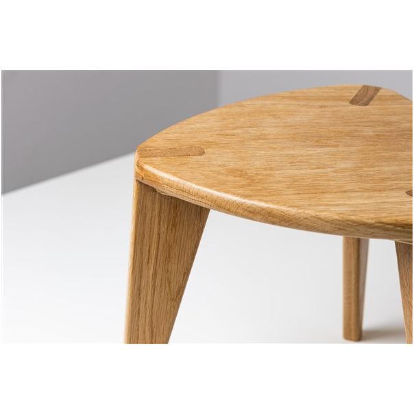 MEDA FURNITURE Hoklica Oku Heimen M – hrast 30 cm - HrastM30rav