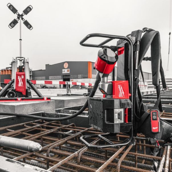 MILWAUKEE Vibrator za beton - MXFCVBPKIT-602 - 4933479593