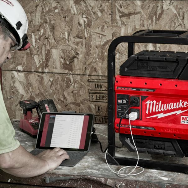 MILWAUKEE Akumulatorsko napajanje za 220V - MXFPS-602 - 4933479266