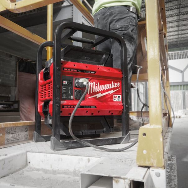 MILWAUKEE Akumulatorsko napajanje za 220V - MXFPS-602 - 4933479266