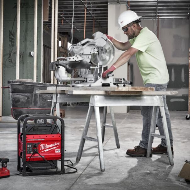 MILWAUKEE Akumulatorsko napajanje za 220V - MXFPS-602 - 4933479266