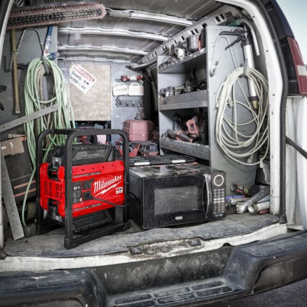 MILWAUKEE Akumulatorsko napajanje za 220V - MXFPS-602 - 4933479266