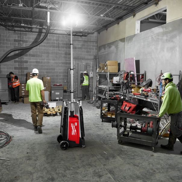 MILWAUKEE Baterijski led reflektor 6Ah sa postoljem - MXFTL-601 - 4933471844