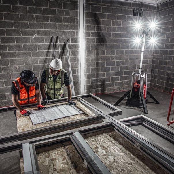 MILWAUKEE Baterijski led reflektor 6Ah sa postoljem - MXFTL-601 - 4933471844