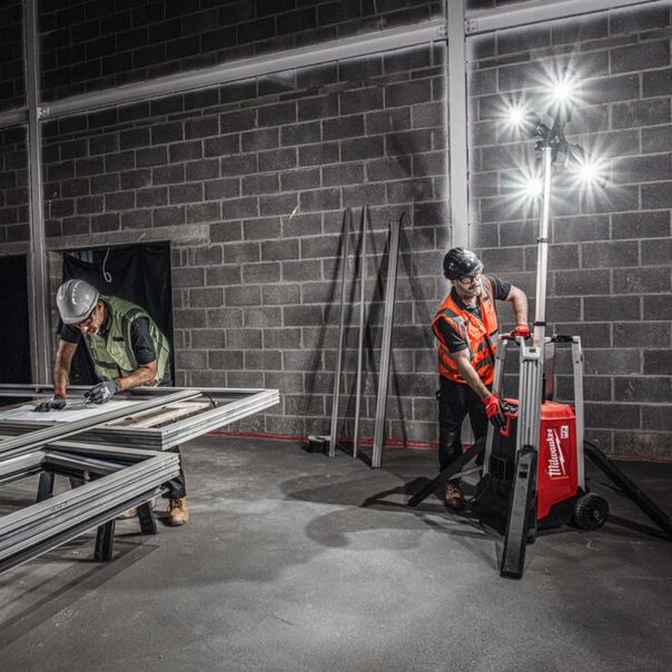 MILWAUKEE Baterijski led reflektor 6Ah sa postoljem - MXFTL-601 - 4933471844