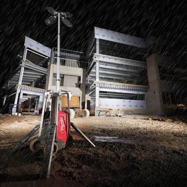 MILWAUKEE Baterijski led reflektor 6Ah sa postoljem - MXFTL-601 - 4933471844