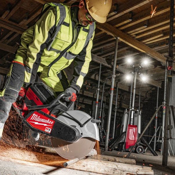 MILWAUKEE Baterijski led reflektor 6Ah sa postoljem - MXFTL-601 - 4933471844