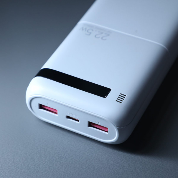 Power bank prenosiva baterija REMAX Piloteer Series RPP-72 20W+22.5W Fast Charging 20000mAh beli - 217157