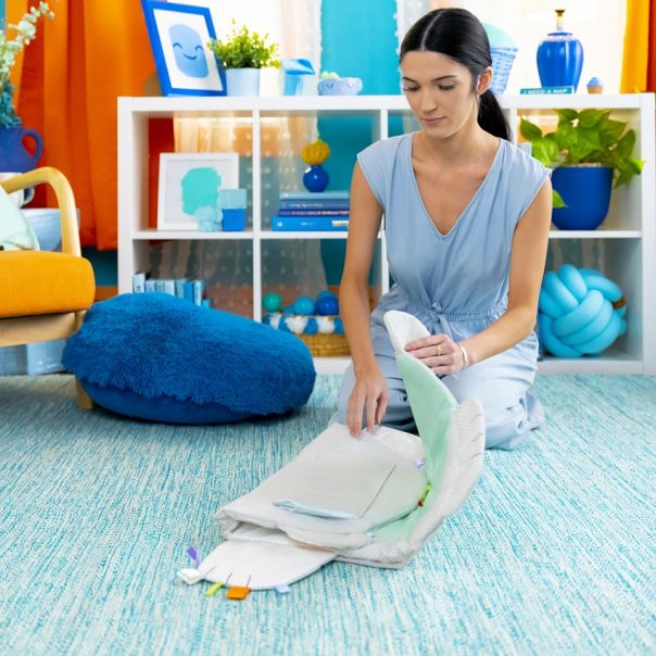 KIDS II Podloga za igru Polar bear Bright starts, siva - SKU10841