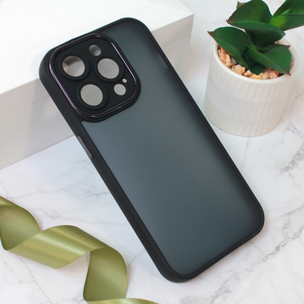 Maska za iPhone 15 Pro 6.1 Shining Camera crna - 210101