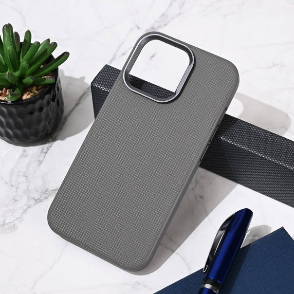 Maska za iPhone 13 Pro 6.1 Urban Case siva - 219471