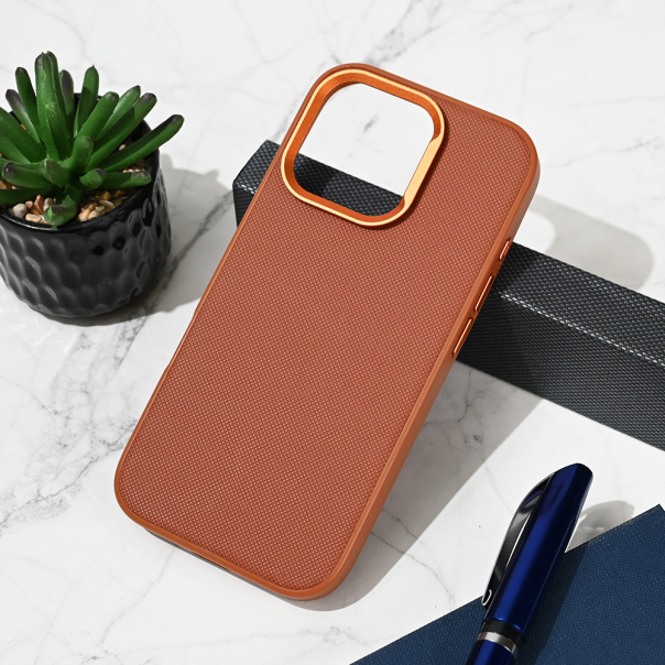 Maska za iPhone 16 Pro 6.3 braon Urban Case - 219498