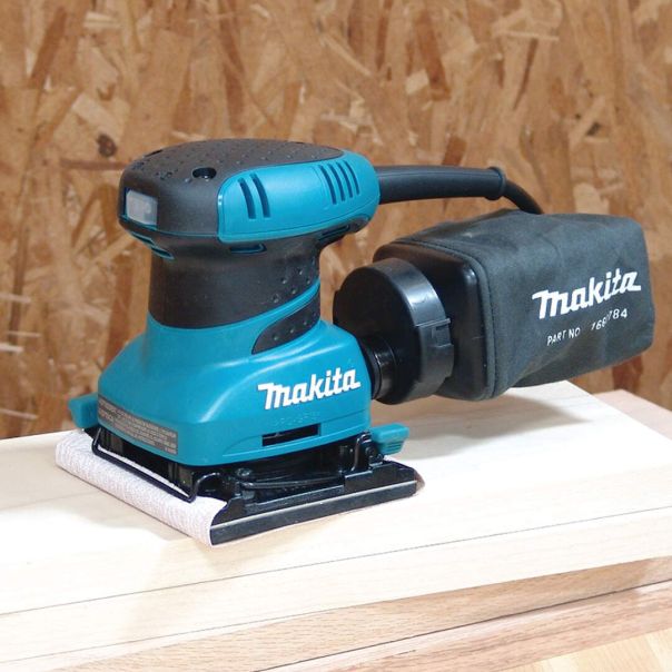 MAKITA Vibraciona brusilica BO4557 /Šlajferica/ - BO4557