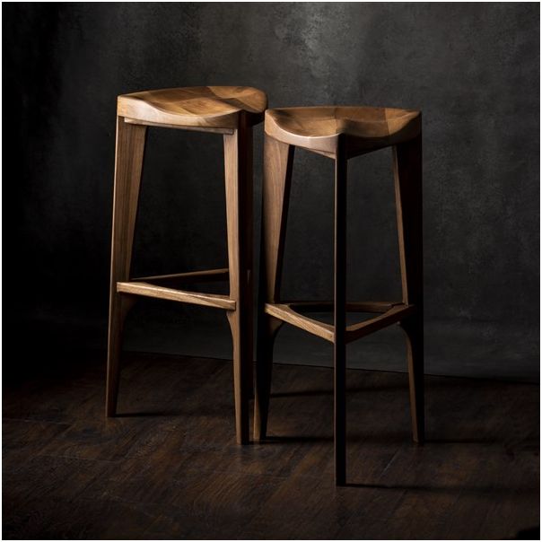 MEDA FURNITURE Drvena barska stolica Terca Orah - OrahTerIzd35