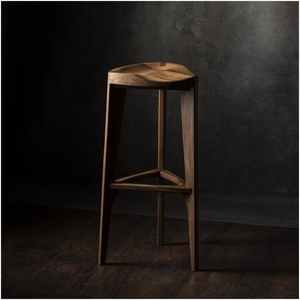 MEDA FURNITURE Drvena barska stolica Terca Orah - OrahTerIzd35