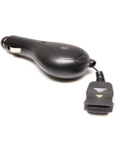 Auto punjač LG 7020.