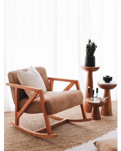 ATELIER DEL SOFA Fotelja za ljuljanje Nini Sallanan, kamel