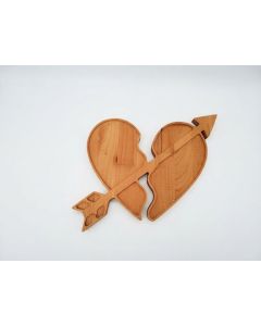 Arborea Drvena daska u obliku srca probodenog strelom, 28x38 cm