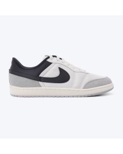JORDAN Patike air skyline low M
