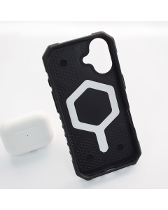 Maska UAG Pathfinder Mag Case iPhone 16 crna - 613656