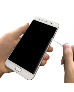 Tecnost za izbacivanje vazduha ispod stakla.