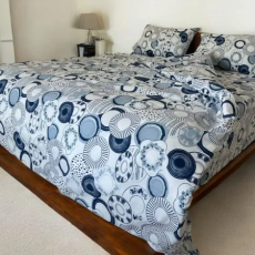 VIKTORIJA Komplet posteljina sa štepanom navlakom 200x220cm D28