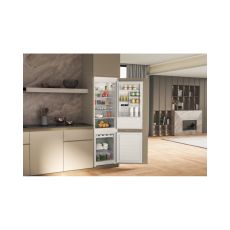 WHIRLPOOL Ugradni kombinovani frižider WHC18D051A1