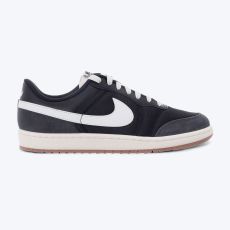 JORDAN Patike air skyline low M