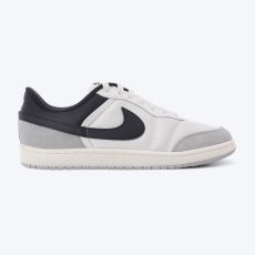 JORDAN Patike air skyline low M