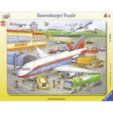 Ravensburger puzzle - Na arodromu - 40 delova